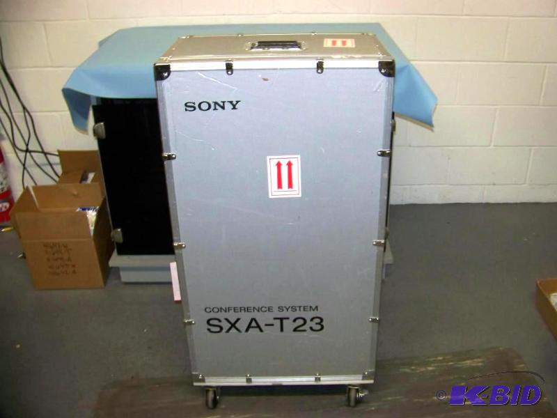 lot 114 image: Hard Sided, TravelShipping Case on Wheels