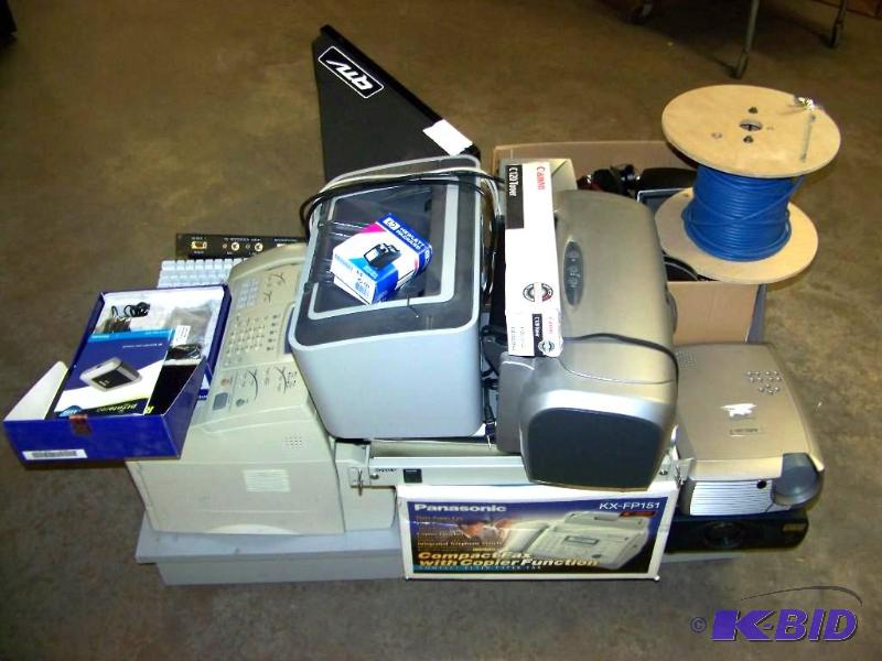 lot 127 image: Miscellaneous AudioVideo (AV) and PartsRepair lot