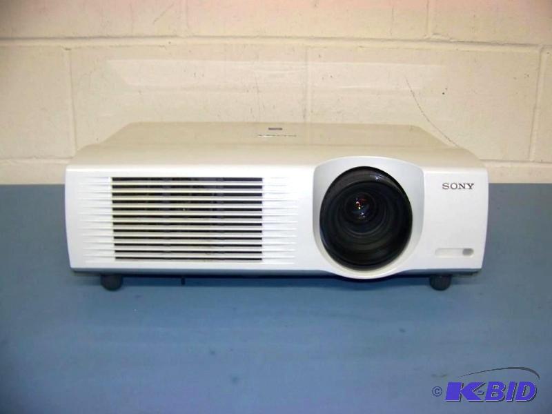 lot 16 image: Sony, SuperBright, VPL-PX35, LCD Projector