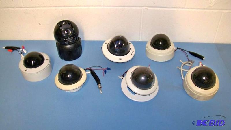 lot 30 image: (7) Pelco, Video Surveillance Cameras (CCTV)