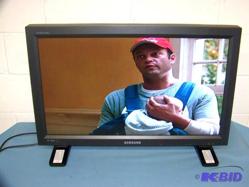 lot 7 image: Samsung, SyncMaster, 32, MonitorLarge Format Display