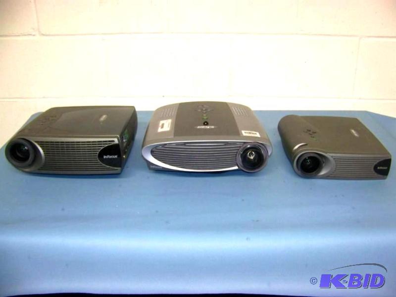 lot 98 image: (3) InFocus Projectors for PARTSREPAIR