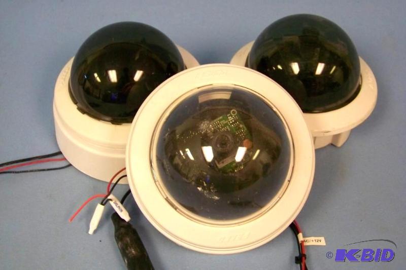 lot 18 image: (3) Pelco Indoor High-Resolution Color Cameras
