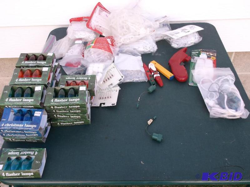 lot 33 image: Large Rubbermaid bin full with lights ,fuse &...