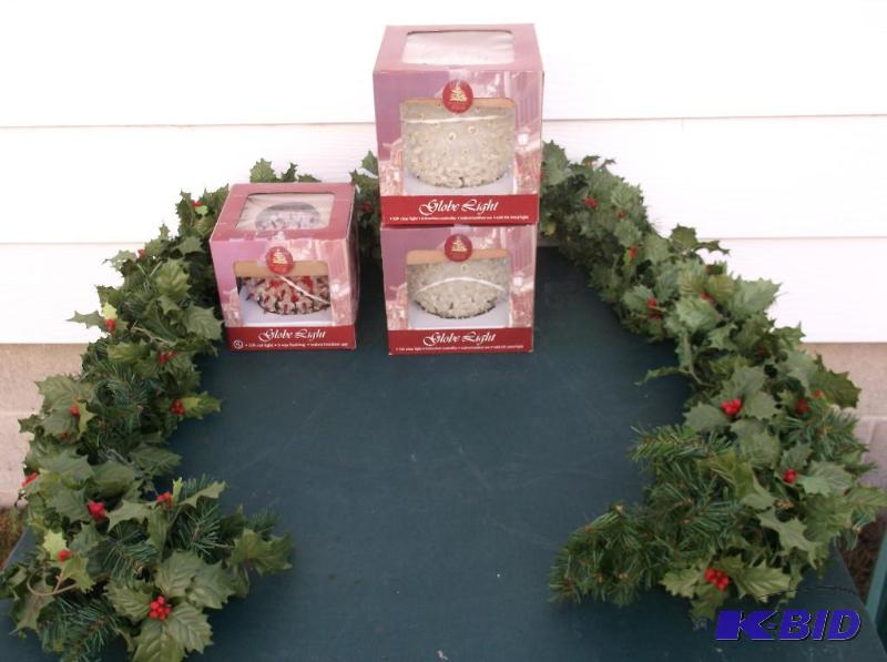 lot 40 image: Lot with 3 globe lights 2 with clear lights o...