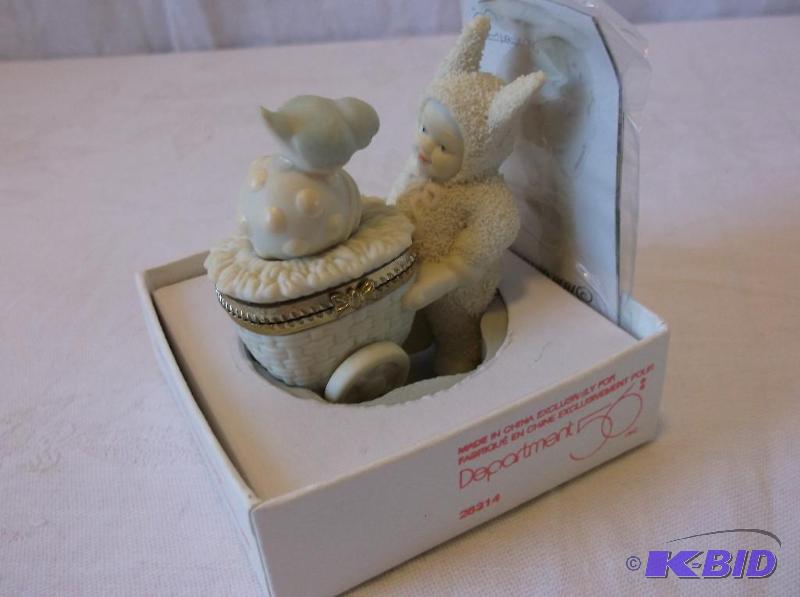 lot 6 image: Department 56 snowbunny &quotTRUE BLUE FRIEN...