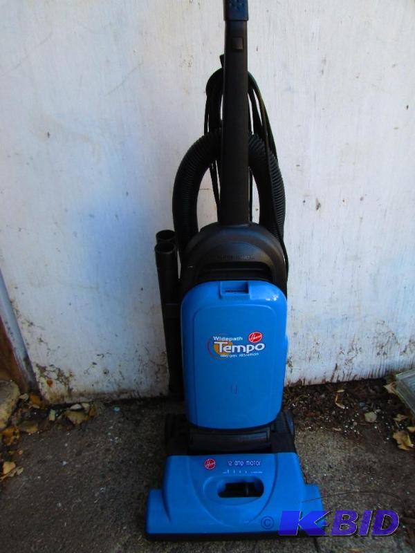 Nice clean Hoover Widepath Tempo vacuum clean...