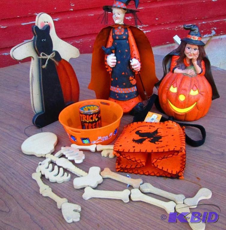 Assorted fall seasonal dcor...