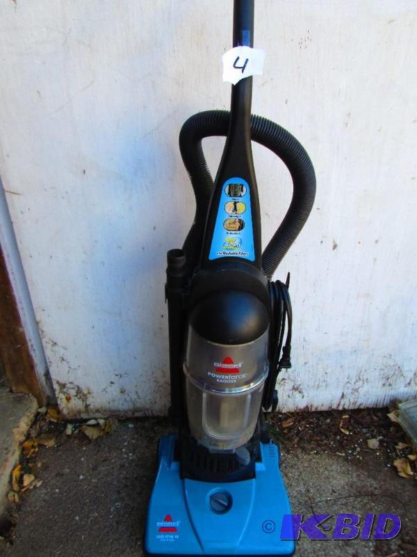 Nice clean Bissell Powerforce vacuum...