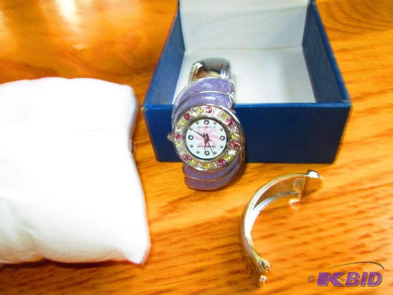 lot 116 image: Montres Carlo ladies watch, nice lavender acc...