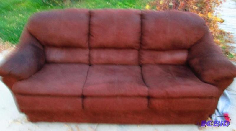 lot 117 image: Very nice plush brown couch, upholstery is no...