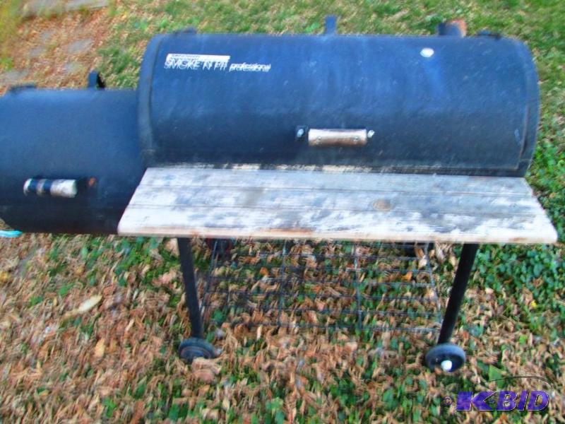 lot 118 image: Brinks Pitmaster deluxe charcoal barbecue gri...