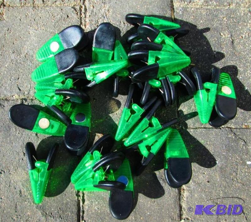 lot 12 image: Lot of 24 magnetic clips with rubber top grip...