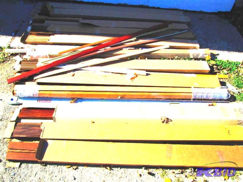 lot 21 image: Lot of assorted color hardwood floor enders, ...
