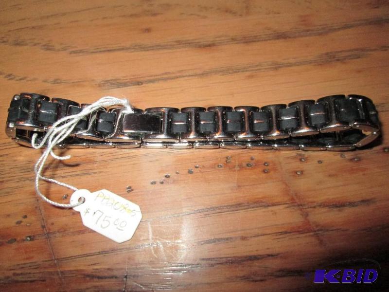 lot 43 image: Stainless steel bracelet...
