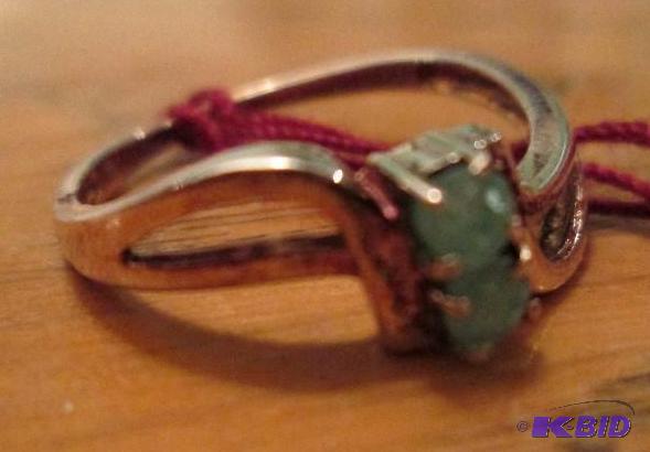 lot 53 image: Genuine emerald ring...