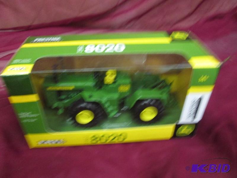 lot 68 image: Ertl John Deere 8020 prestige collection 132...