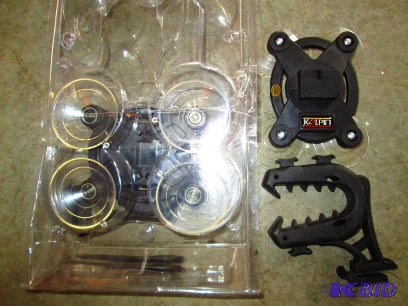 lot 7 image: Pair of Kolpin rhino grip suction hilders...