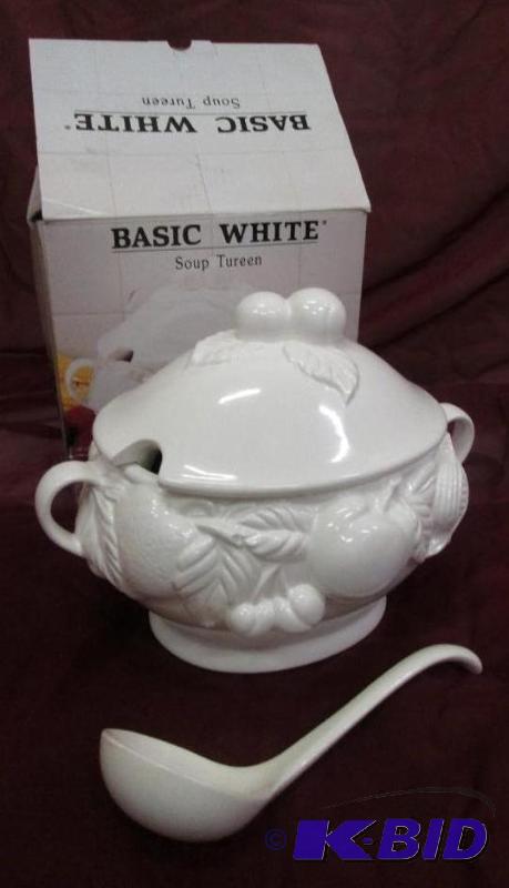 lot 72 image: Basic White soup tureen, new with box...