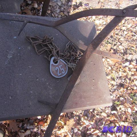 Calf Kicker, Cow Ties