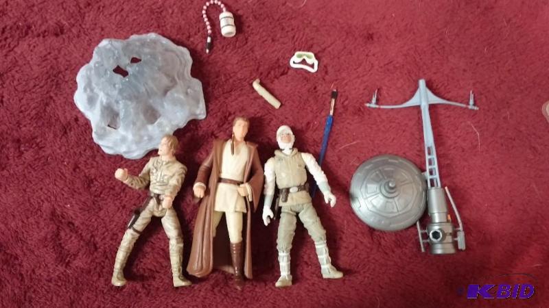 LOT OF 3 LOOSE FIGURES. LUKE BESPIN, LUKE WAP...