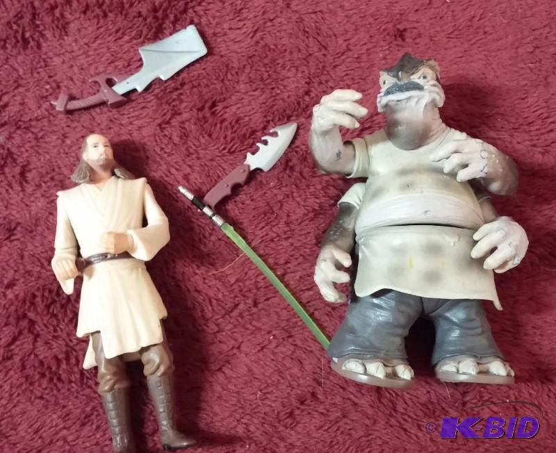 LOT OF 2 LOOSE FIGURES, QUI GON JINN AND DEXT...