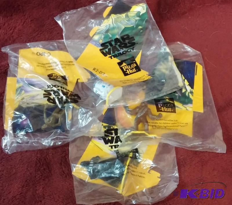 PIZZA HUT OVER SEAS GIVE AWAY FIGURES WITH BA...