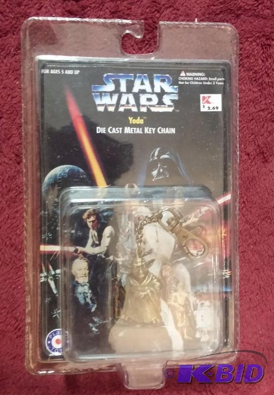 STAR WARS YODA DIE CAST METAL KEY CHAIN...