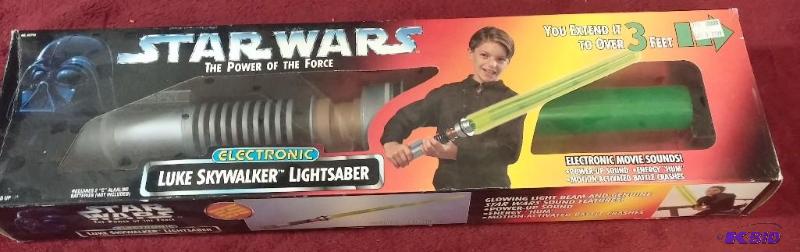STAR WARS LUKE SKYWALKER LIGHTSABER ELECTRONI...