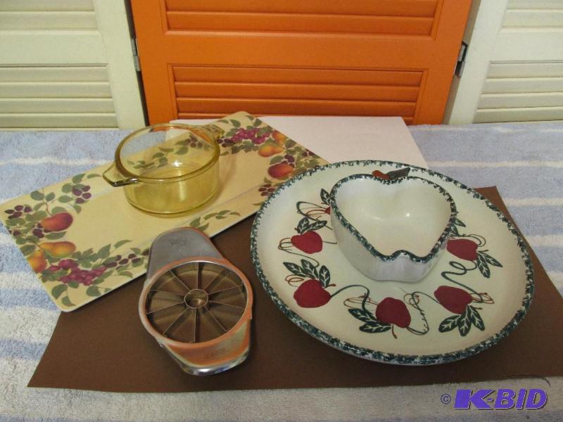 lot 121 image: Chapperal Pottery Apple Design Dish with Attached Bowl, Pampered Chef, plus...