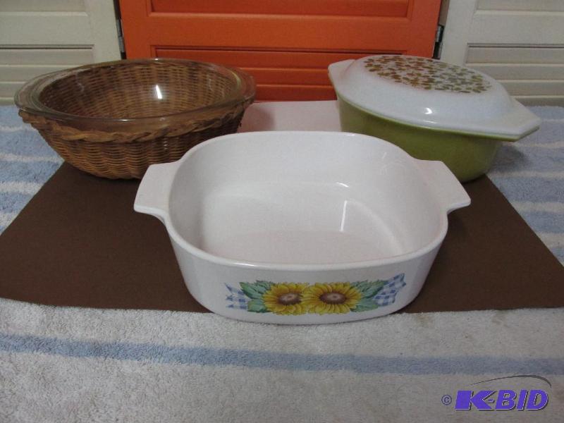 lot 126 image: 3 Baking Dishes - Pyrex, Corelle