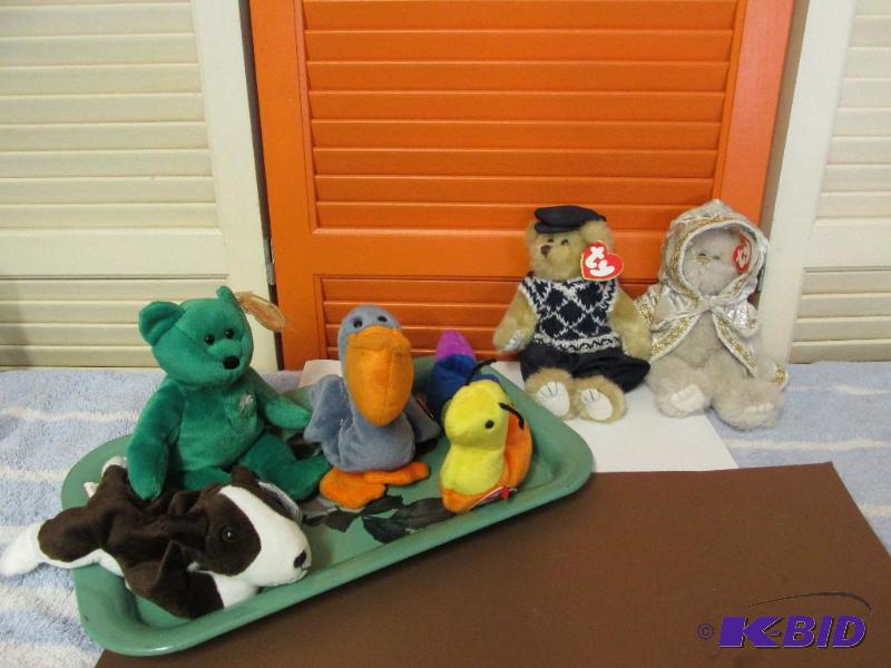 lot 127 image: 4 Beanie Babies and 2 Adorable Ty Bears