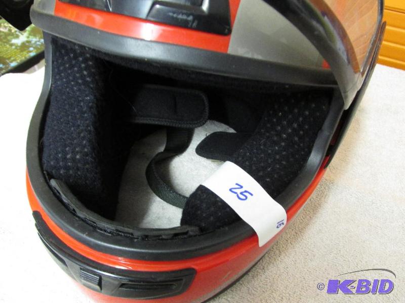 lot 25 image: Cycle Helmet, DOT approved