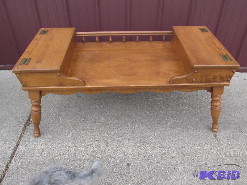 lot 3 image: Very Nice Coffee Table