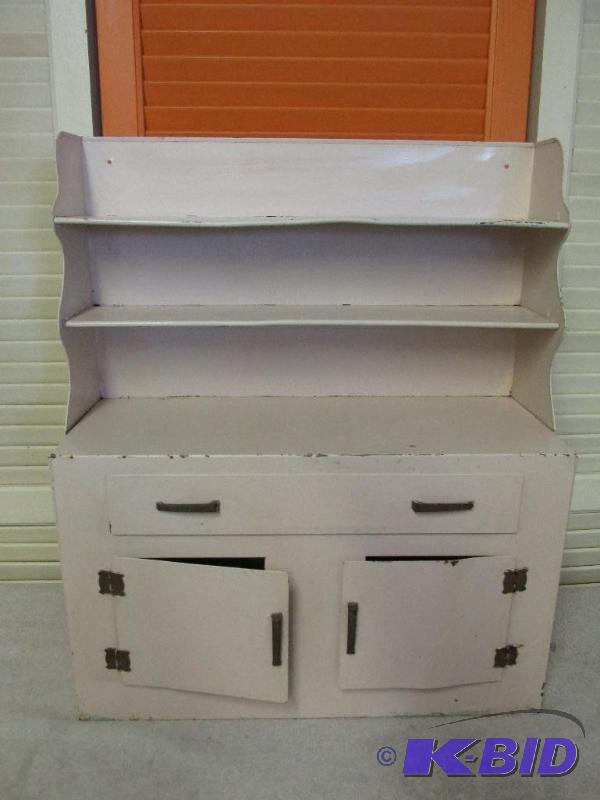 lot 36 image: Vintage Tin Childs Cupboard