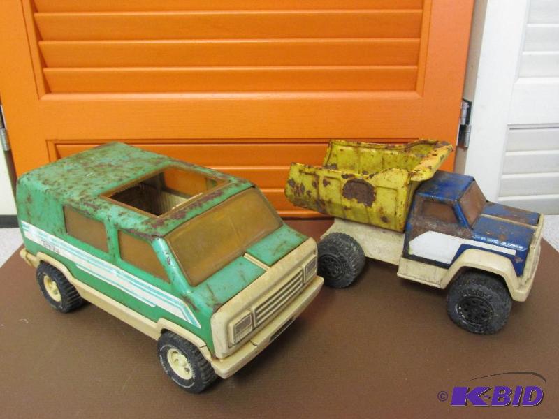 lot 50 image: 2 Collectible Metal Tonka Sand Box Toys