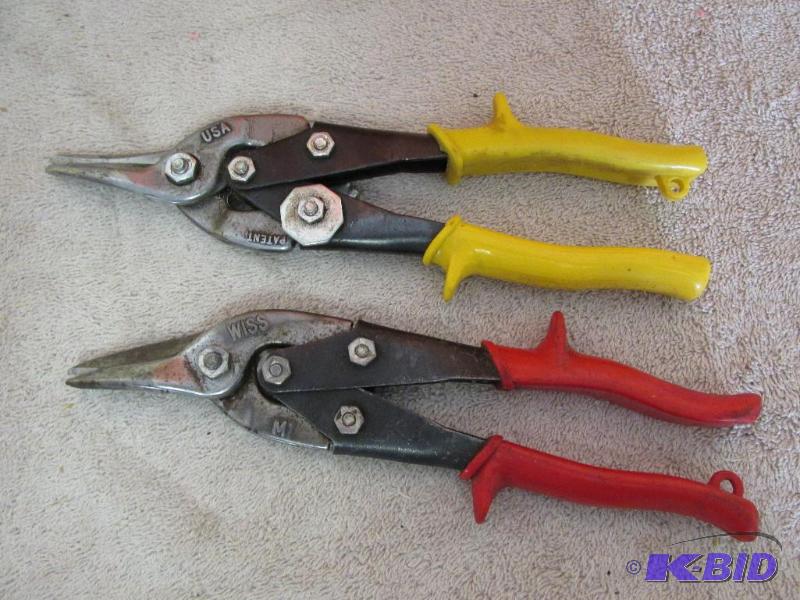 lot 64 image: 2 Tin Snips