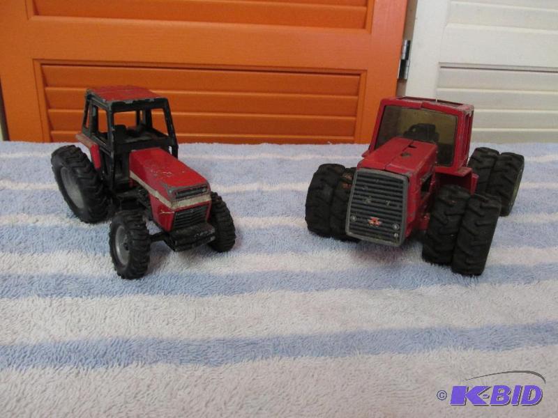 lot 85 image: Vintage Collectible Kids Stuff International Harvester Tractors