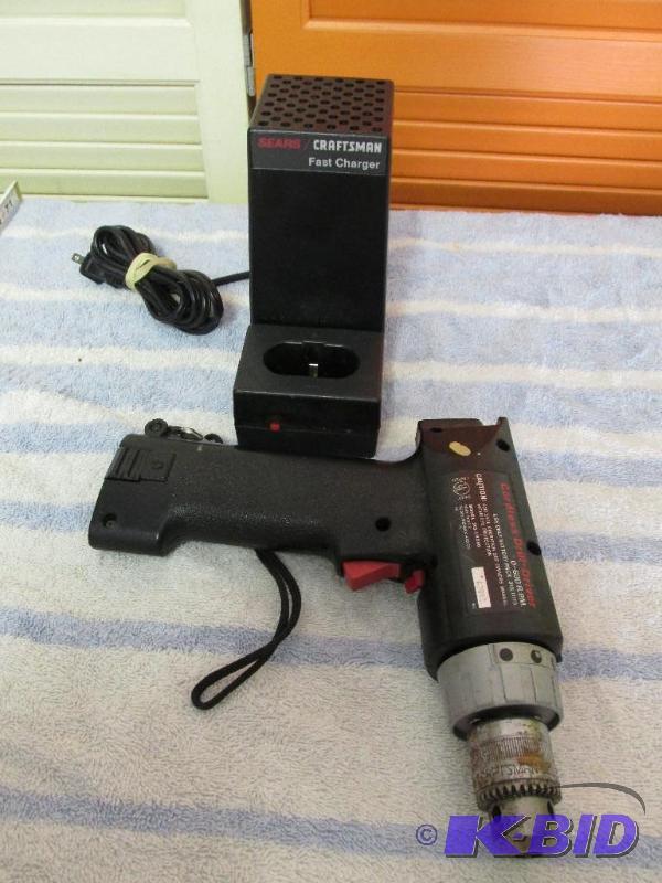 lot 86 image: Craftsman 38 Cordless Drill - Driver with Charger and Battery