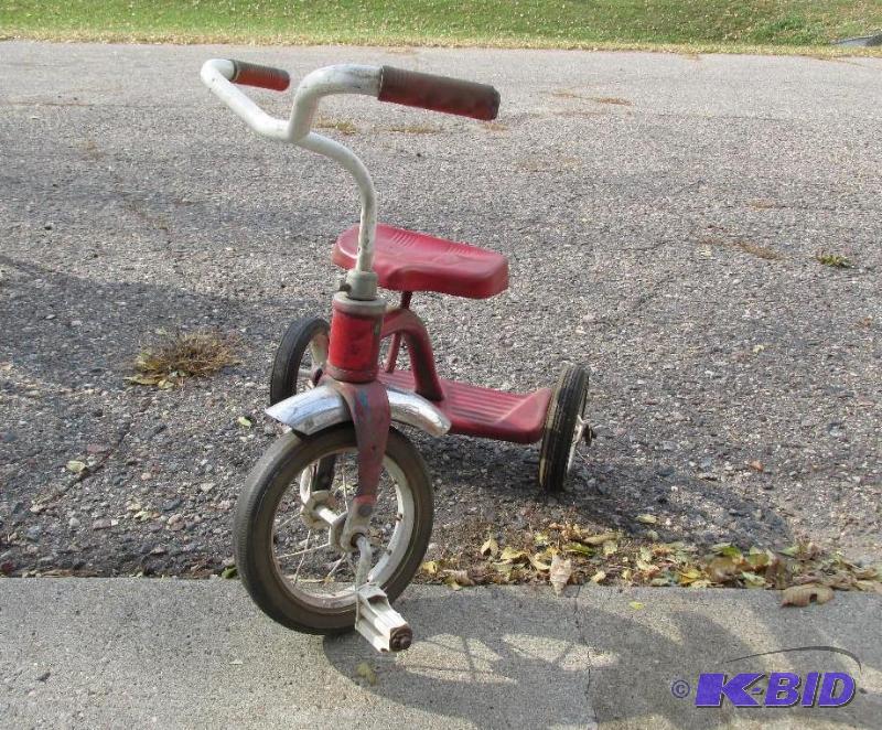 lot 9 image: Little Red Tricycle - CUTE