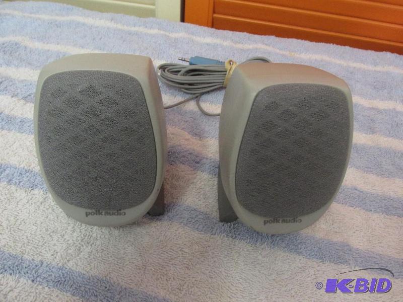 lot 90 image: 2 Small Speakers - they Work