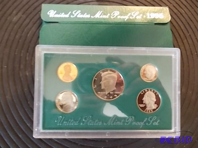 lot 5 image: 1995 US Mint Proof Set...