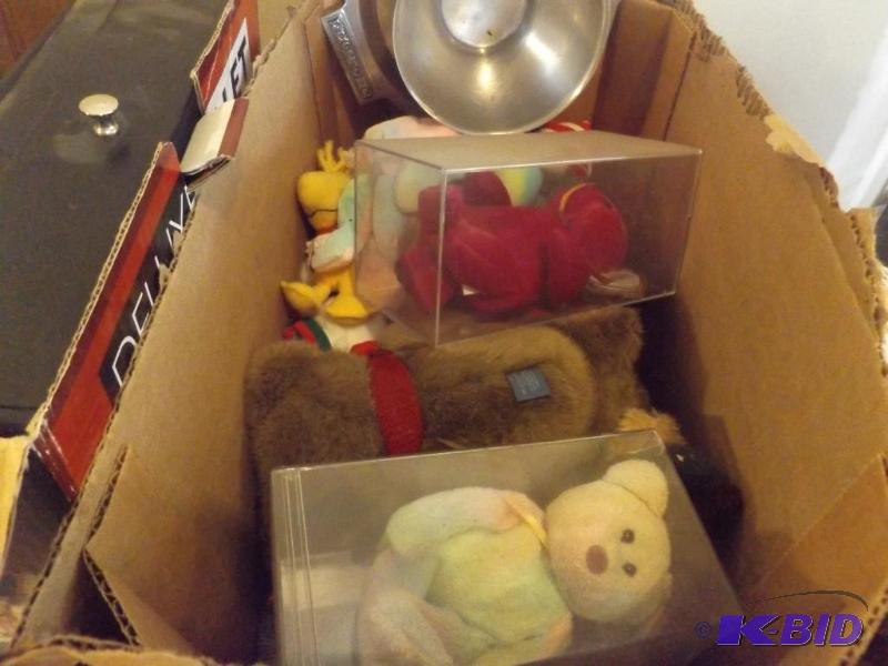 lot 44 image: Box of Misc toys, beanie babies.  Deluxe...