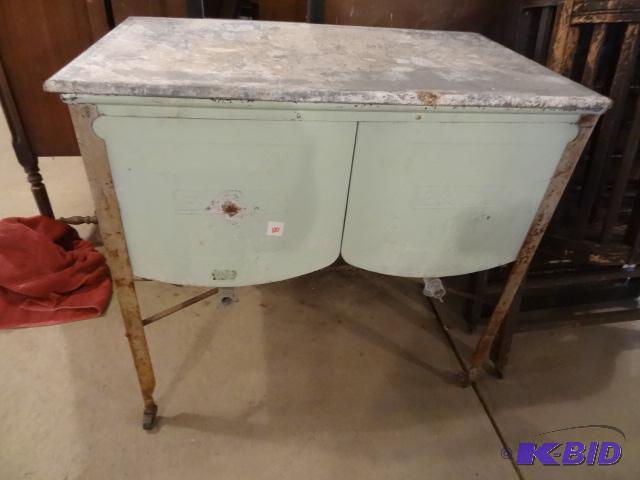 Double Vintage Wash Basin Easy Brand. On Whee...