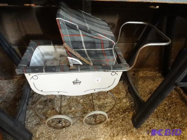 Vintage Kids Doll Buggy...