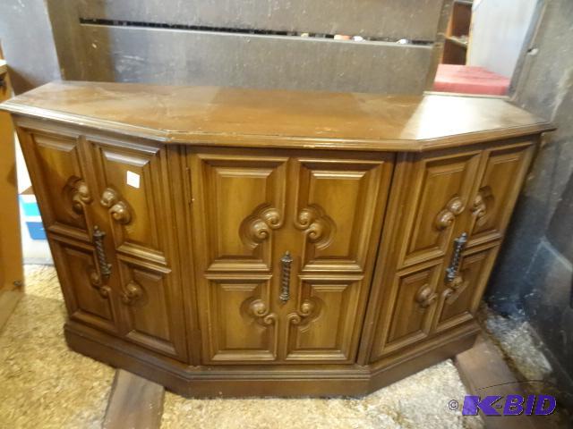 Vintage Entertainment Hutch, 3 Doors, Has Chi...