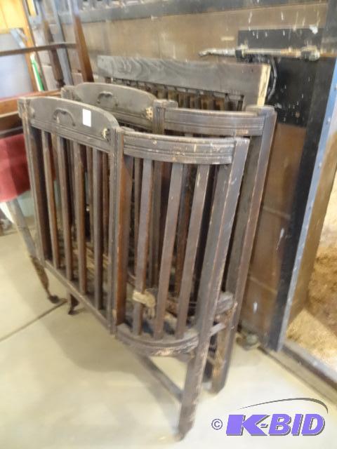 Antique Baby Crib. 5 Pieces. Needs to be asse...