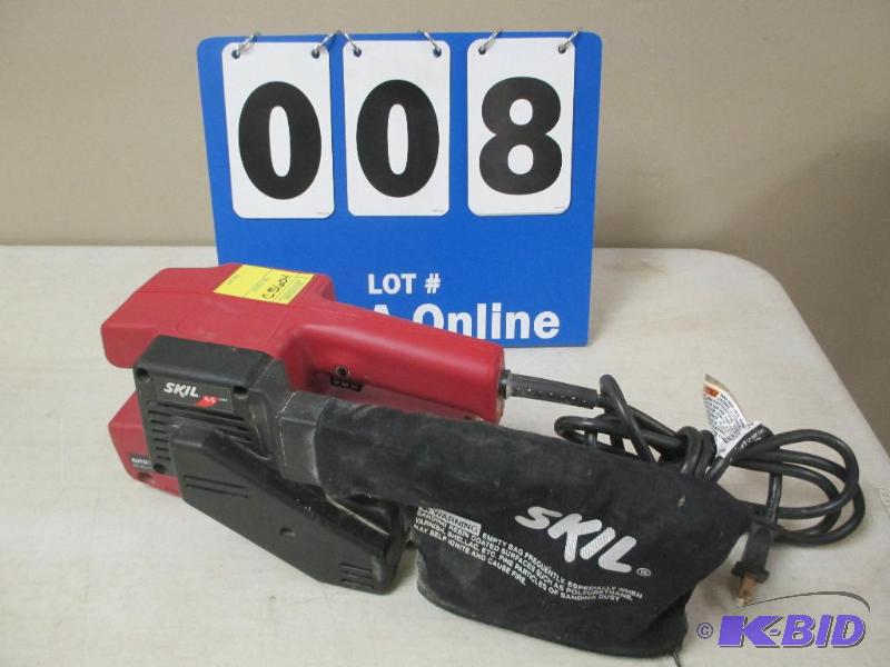 lot 00008 image: Skil 4.5 AMP Belt Sander