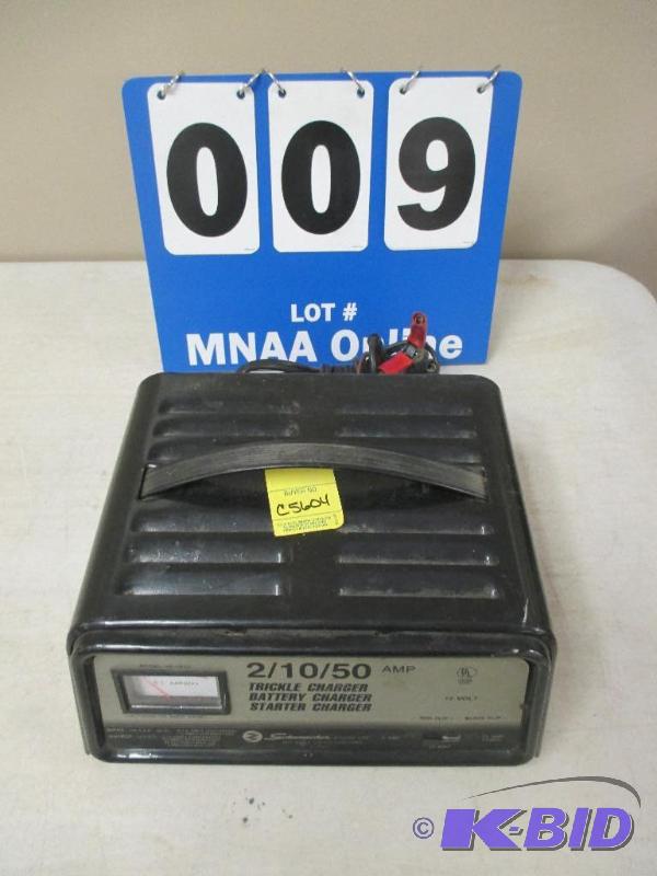 lot 00009 image: Schumacher 21050 AMP Trickle Battery Starter Charger