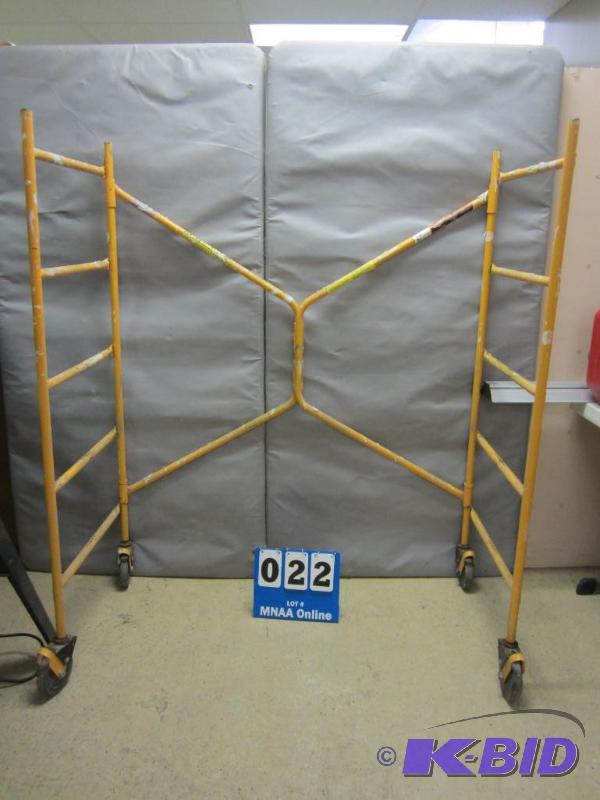 lot 22 image: Perry Step-Up Scaffolding Frame